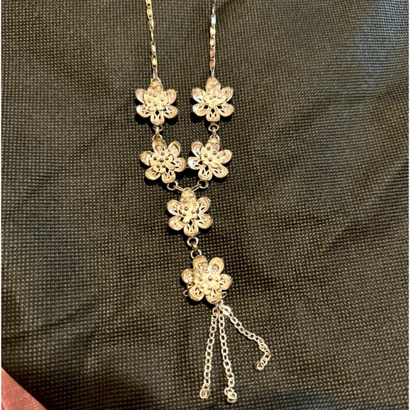 Silver necklace - Picture 2 of 4